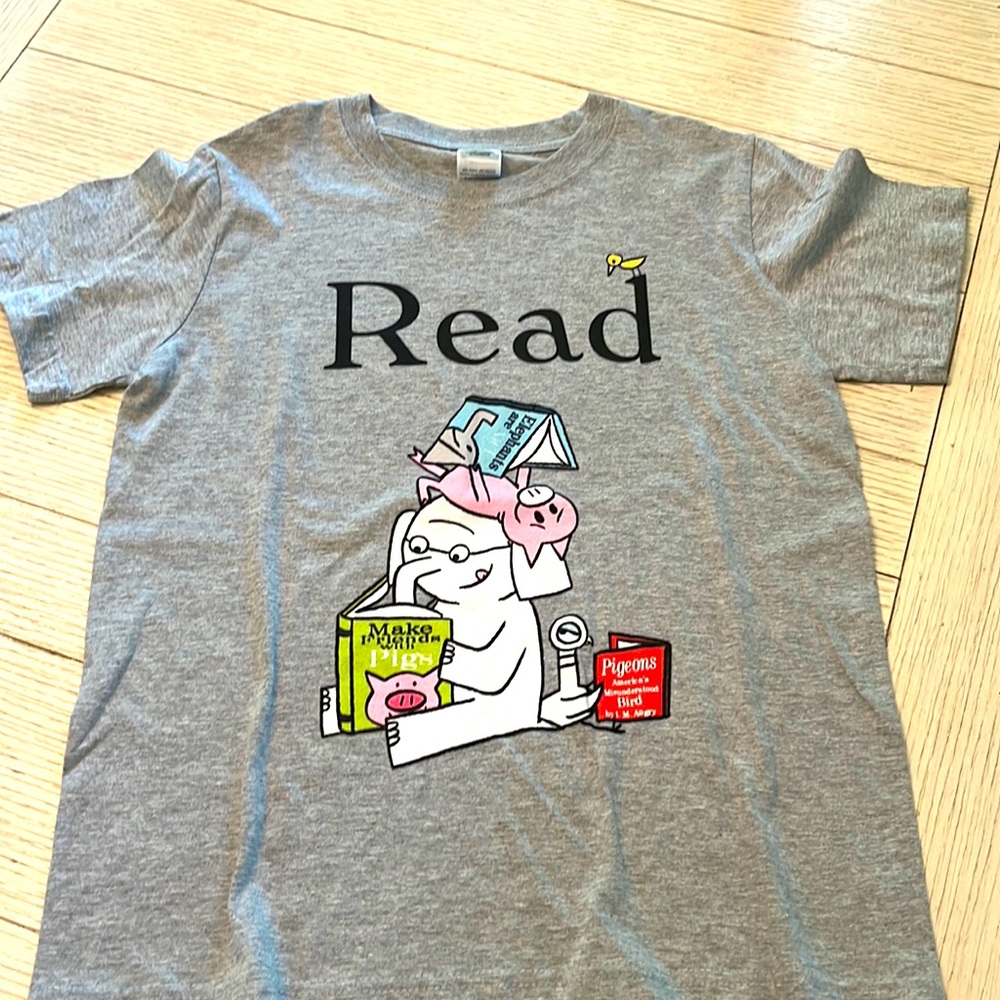 NWOT Mo Willems READ T-shirt XS